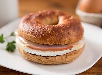 Bagel Sandwich with Egg, Natural Ham and Swiss